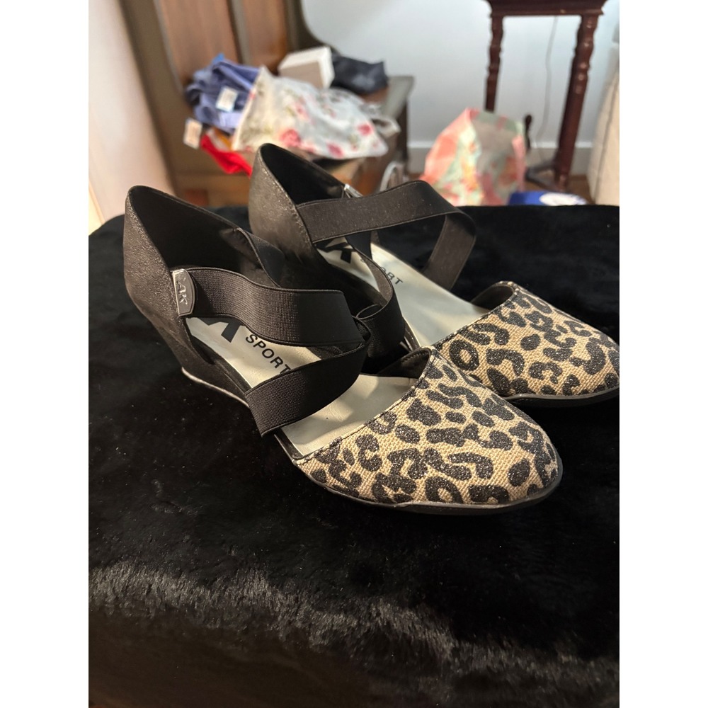 Anne Klein AK Sport Trista Leopard Print Wedge Pumps Black Metallic Strappy 7M